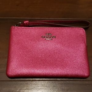 COACH CORNER ZIP WRISTLET